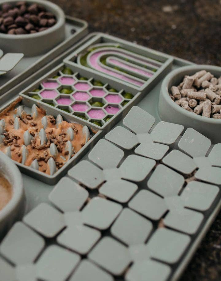 Multi Way Enrichment Mat In Olive