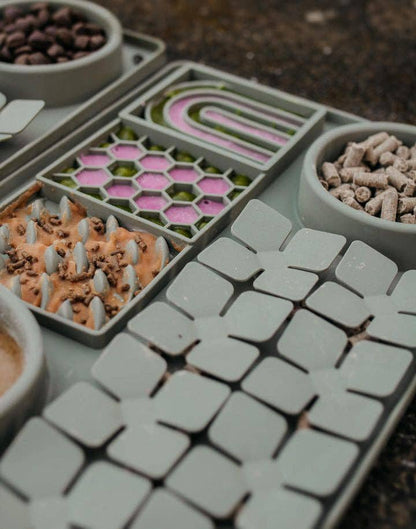 Multi Way Enrichment Mat In Olive