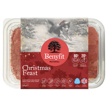 Benyfit Natural Christmas Feast raw dog food in a 500g clear plastic tray with a red and white label featuring a husky illustration.
