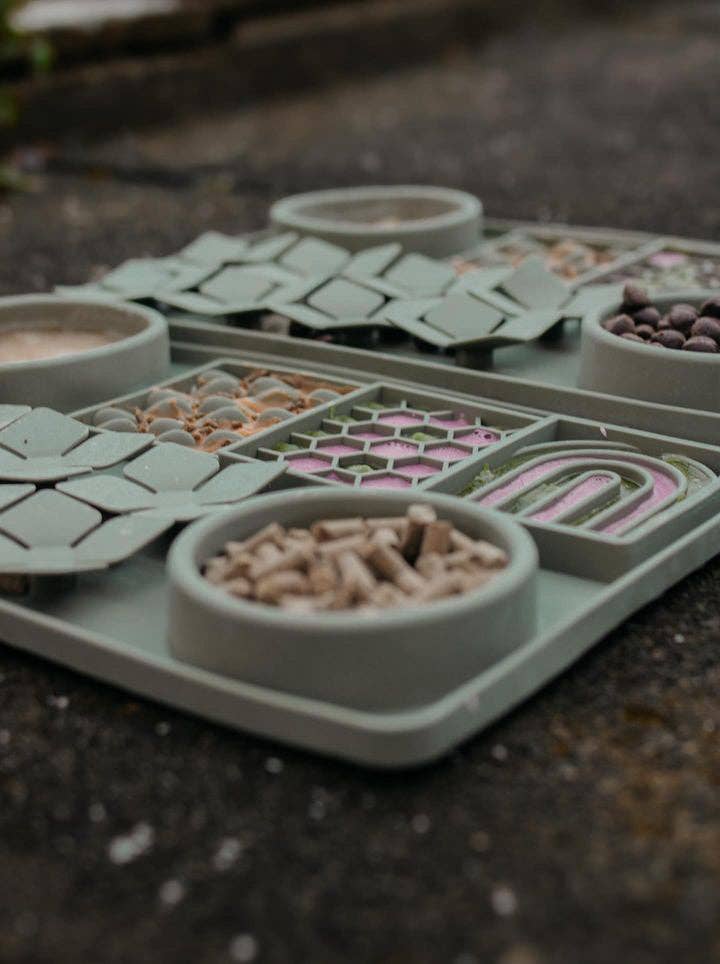 Multi Way Enrichment Mat In Olive